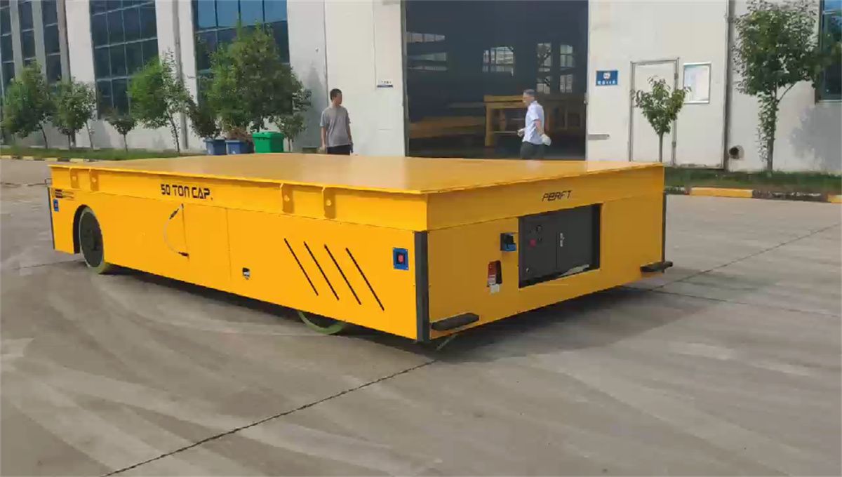 Trackless transfer cart for die and mold